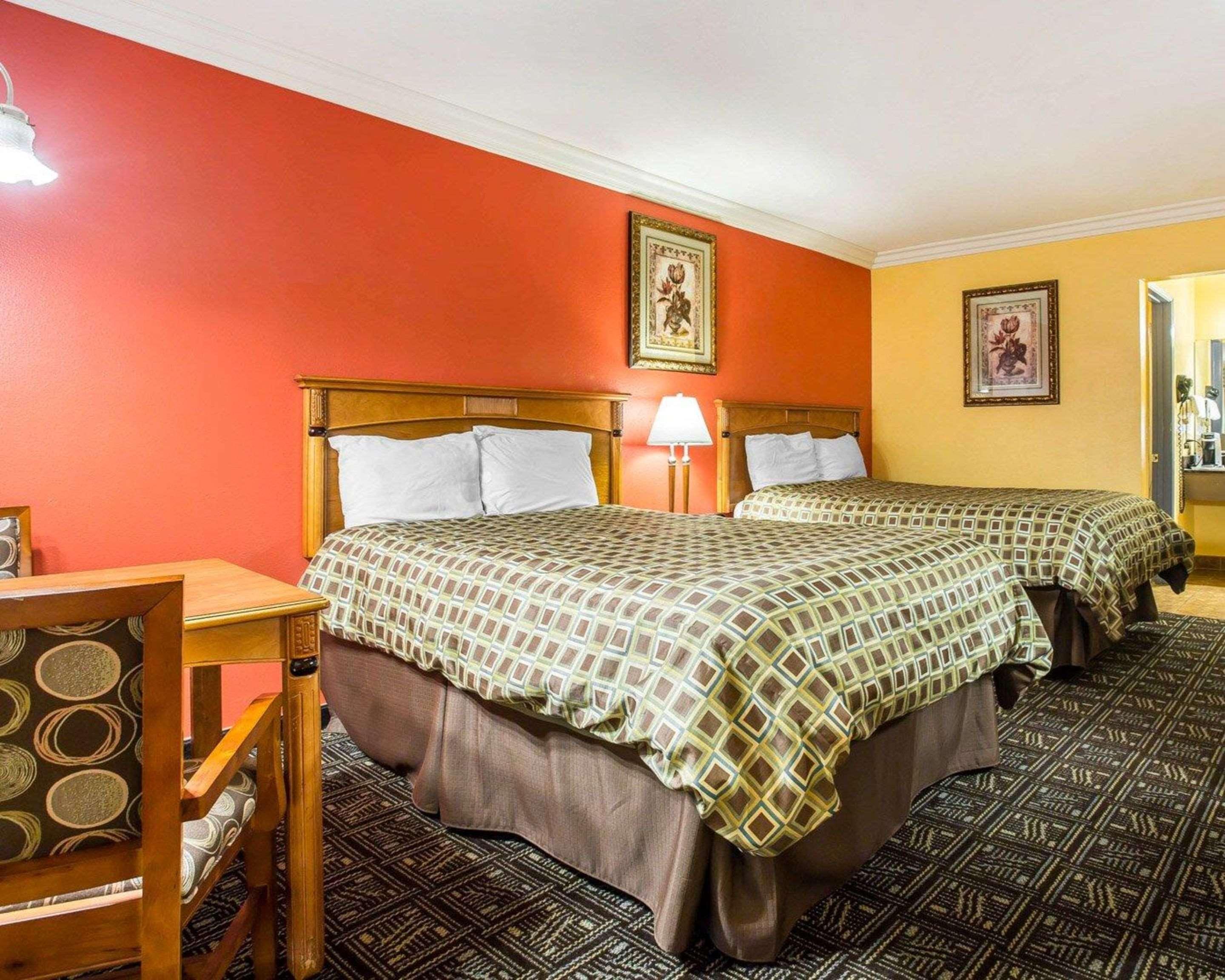 Rodeway Inn Old Town Temecula Bagian luar foto