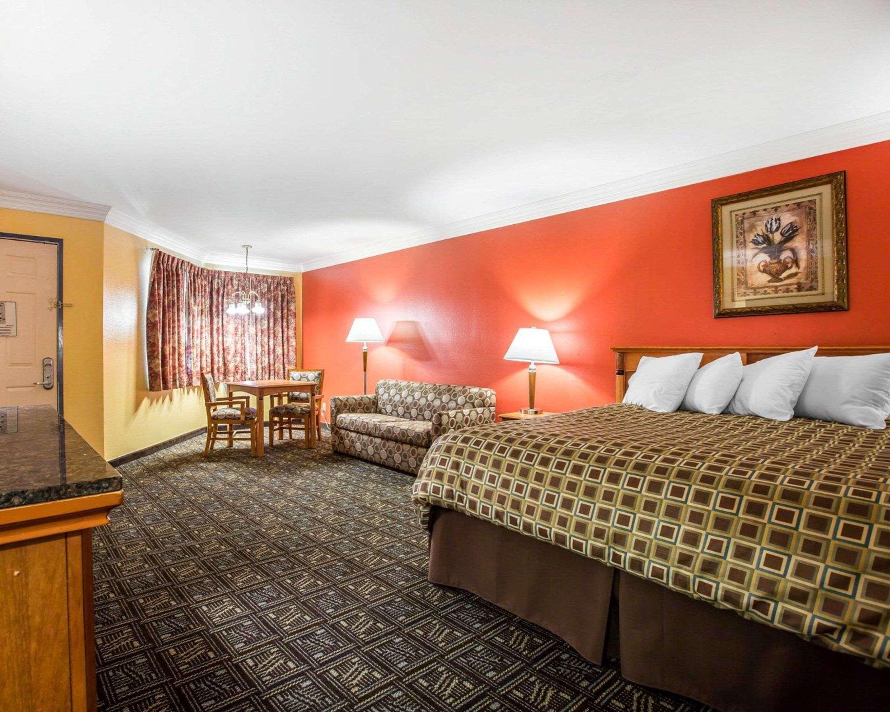 Rodeway Inn Old Town Temecula Bagian luar foto