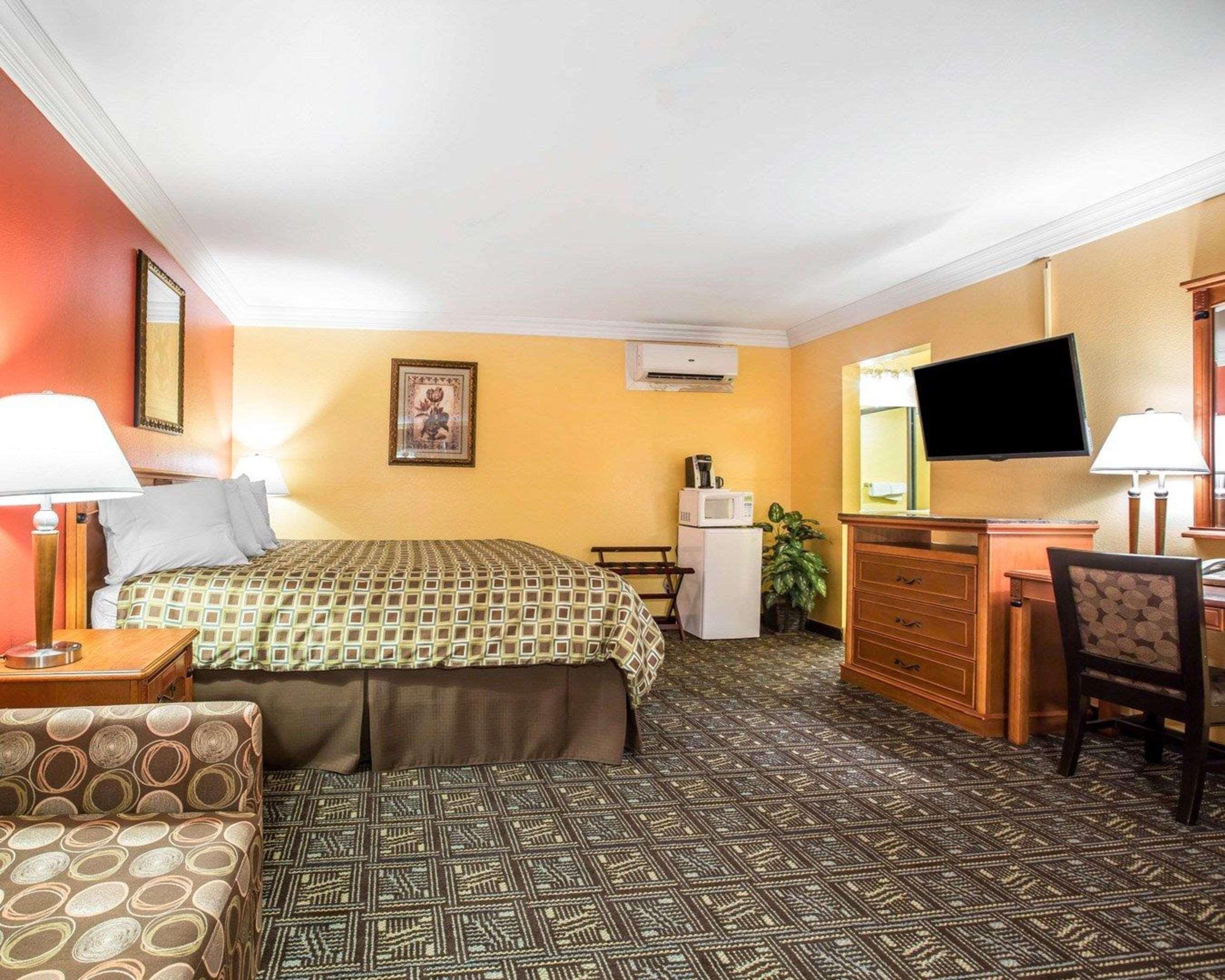 Rodeway Inn Old Town Temecula Bagian luar foto